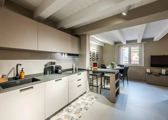 Residenze Selmi 22 Модена